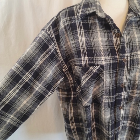 St. John’s Bay plaid flannel button down shacket   Sz Large - Picture 6 of 9